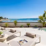 Βίλα Luxury Seafront Noles With Heated Pool, Jacuzzi, Ev Near Zadar *
