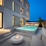 Luxury Seafront Noles With Heated Pool, Jacuzzi, Ev Near Zadar * Sukošan