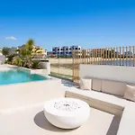 Βίλα Luxury Seafront Noles With Heated Pool, Jacuzzi, Ev Near Zadar
