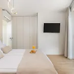 Βίλα Luxury Seafront Noles With Heated Pool, Jacuzzi, Ev Near Zadar *