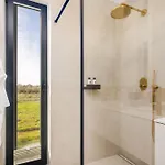 Βίλα Luxury Seafront Noles With Heated Pool, Jacuzzi, Ev Near Zadar