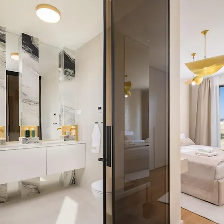 Luxury Seafront Noles With Heated Pool, Jacuzzi, Ev Near Zadar *