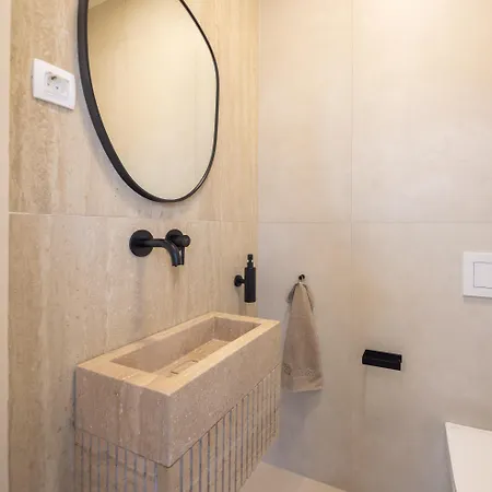 Luxury Seafront Noles With Heated Pool, Jacuzzi, Ev Near Zadar Vila