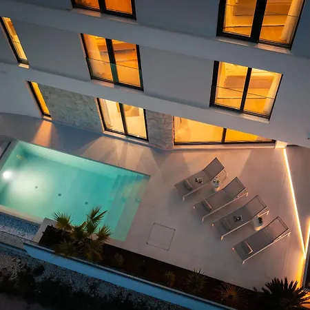 Villa Luxury Seafront Noles With Heated Pool, Jacuzzi, Ev Near Zadar *