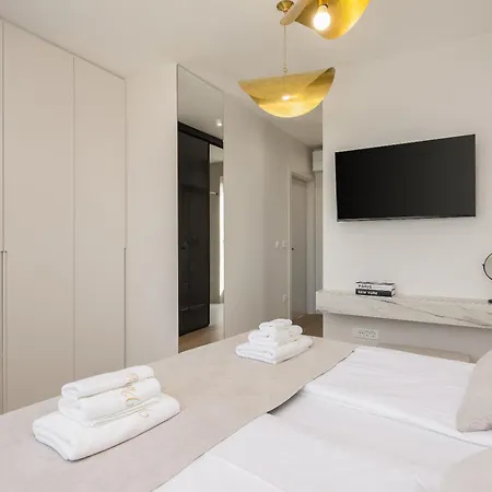 Luxury Seafront Noles With Heated Pool, Jacuzzi, Ev Near Zadar Vila *