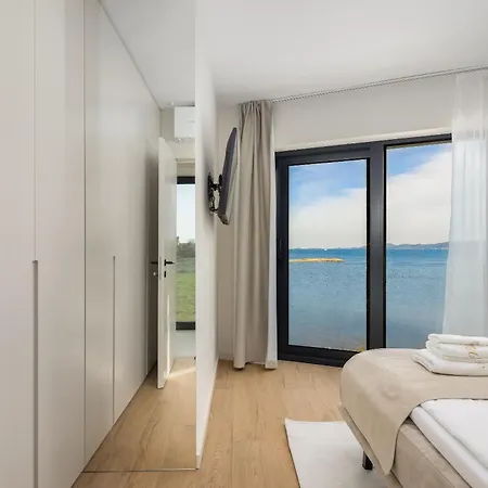 Vila Luxury Seafront Noles With Heated Pool, Jacuzzi, Ev Near Zadar *