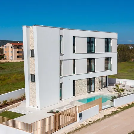 Vila Luxury Seafront Noles With Heated Pool, Jacuzzi, Ev Near Zadar Sukošan