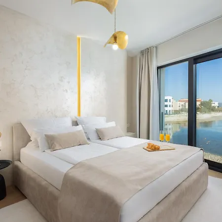 Luxury Seafront Noles With Heated Pool, Jacuzzi, Ev Near Zadar *