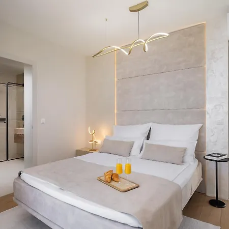 Luxury Seafront Noles With Heated Pool, Jacuzzi, Ev Near Zadar Vila