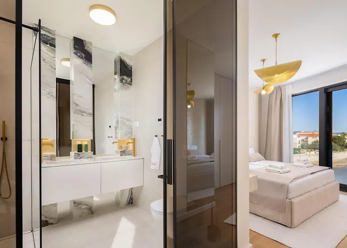 Luxury Seafront Noles With Heated Pool, Jacuzzi, Ev Near Zadar *