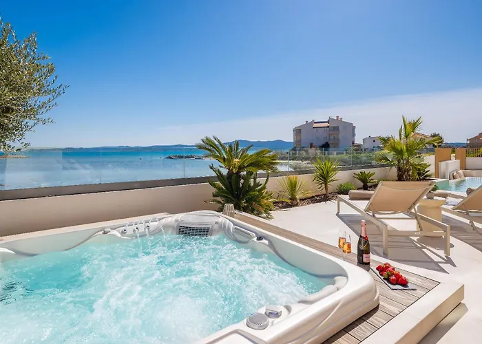 Villa Luxury Seafront Noles With Heated Pool, Jacuzzi, Ev Near Zadar