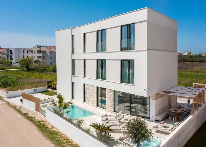 Villa Luxury Seafront Noles With Heated Pool, Jacuzzi, Ev Near Zadar