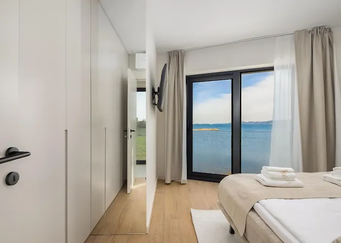 Villa Luxury Seafront Noles With Heated Pool, Jacuzzi, Ev Near Zadar *