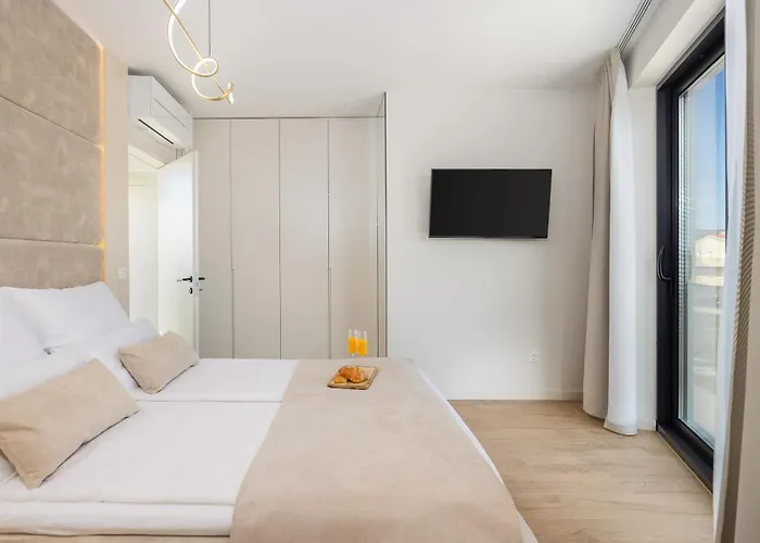 Villa Luxury Seafront Noles With Heated Pool, Jacuzzi, Ev Near Zadar *