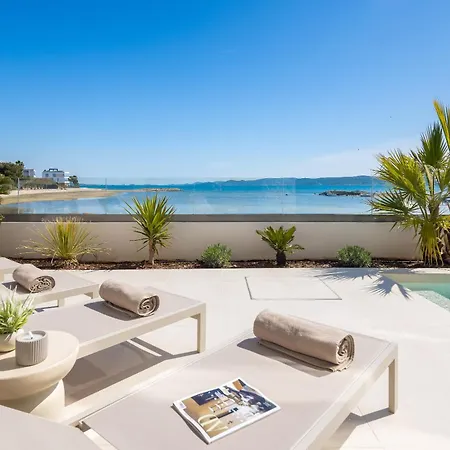 Villa Luxury Seafront Noles With Heated Pool, Jacuzzi, Ev Near Zadar *