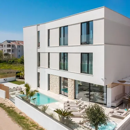 Villa Luxury Seafront Noles With Heated Pool, Jacuzzi, Ev Near Zadar
