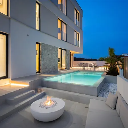 Luxury Seafront Noles With Heated Pool, Jacuzzi, Ev Near Zadar * Sukošan