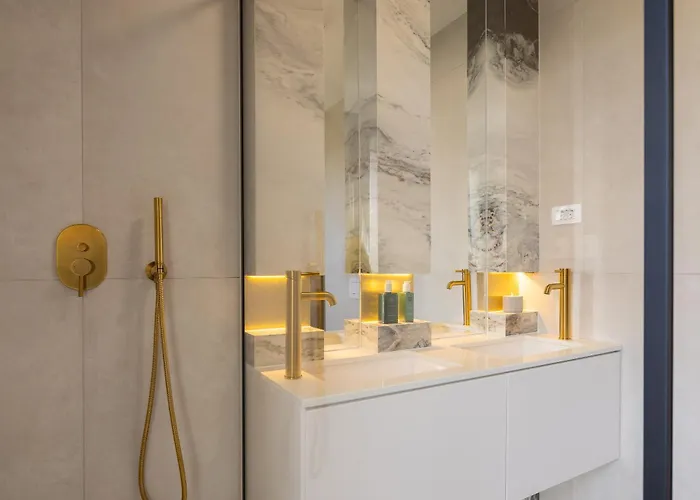 Villa Luxury Seafront Noles With Heated Pool, Jacuzzi, Ev Near Zadar Sukošan