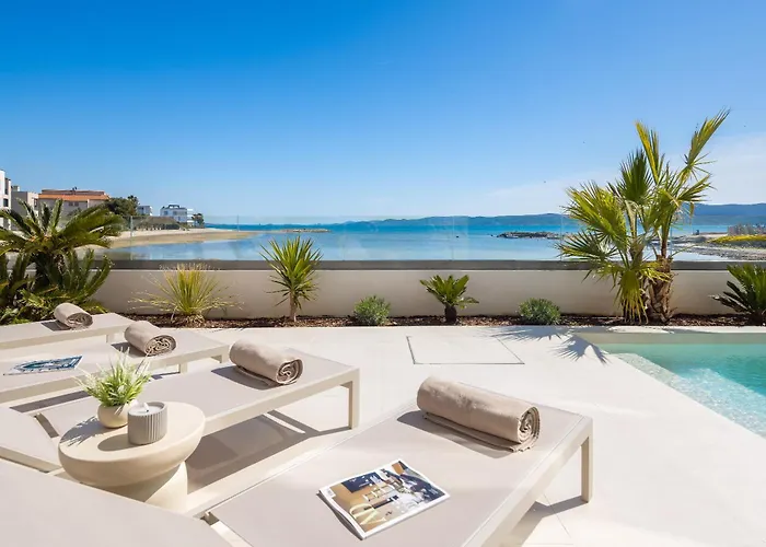 Villa Luxury Seafront Noles With Heated Pool, Jacuzzi, Ev Near Zadar *