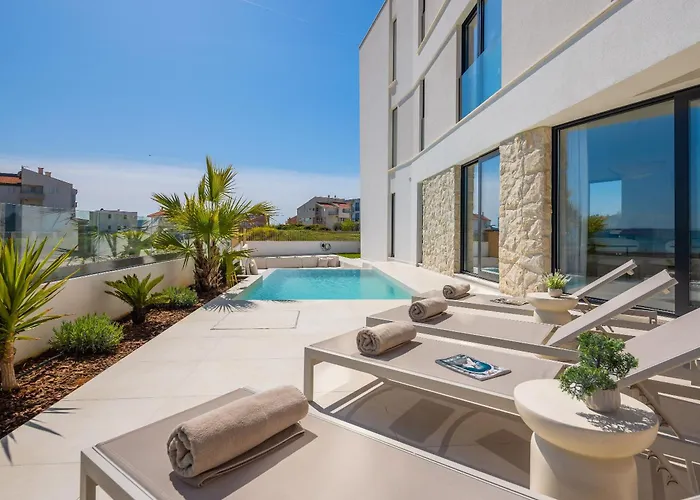 Luxury Seafront Noles With Heated Pool, Jacuzzi, Ev Near Zadar Villa *