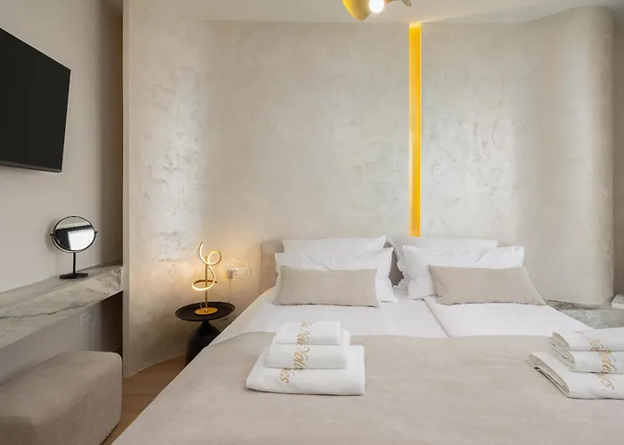 Villa Luxury Seafront Noles With Heated Pool, Jacuzzi, Ev Near Zadar Sukošan