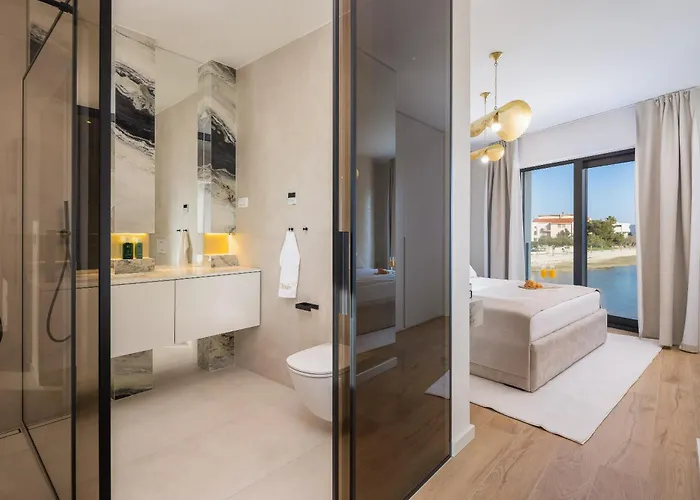 Luxury Seafront Noles With Heated Pool, Jacuzzi, Ev Near Zadar Villa