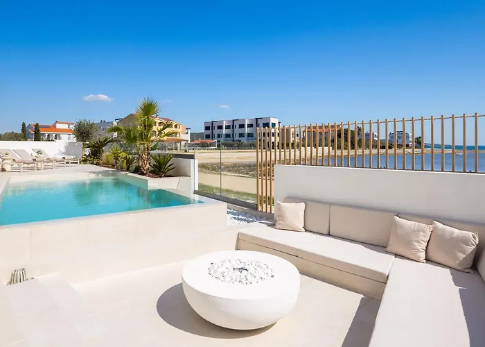 Villa Luxury Seafront Noles With Heated Pool, Jacuzzi, Ev Near Zadar