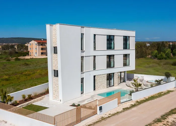 Villa Luxury Seafront Noles With Heated Pool, Jacuzzi, Ev Near Zadar Sukošan