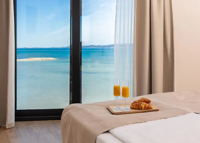 Luxury Seafront Noles With Heated Pool, Jacuzzi, Ev Near Zadar