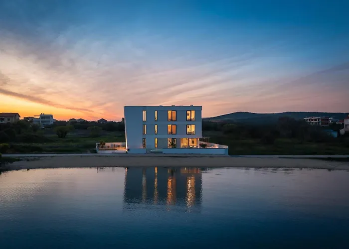 Luxury Seafront Noles With Heated Pool, Jacuzzi, Ev Near Zadar Sukošan